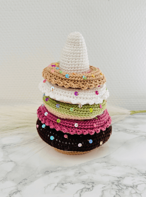 Gehaakte donut stapeltoren