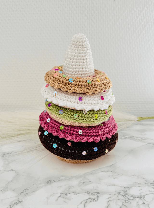 Gehaakte donut stapeltoren