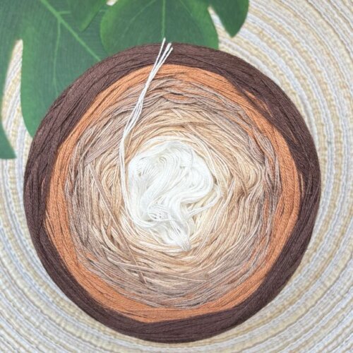 Latte Macchiato Yarn Cake