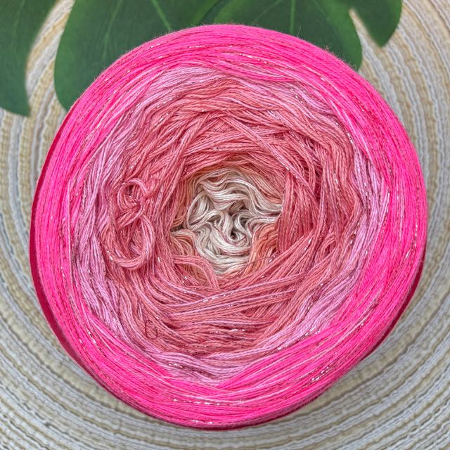 Pink rose garencake